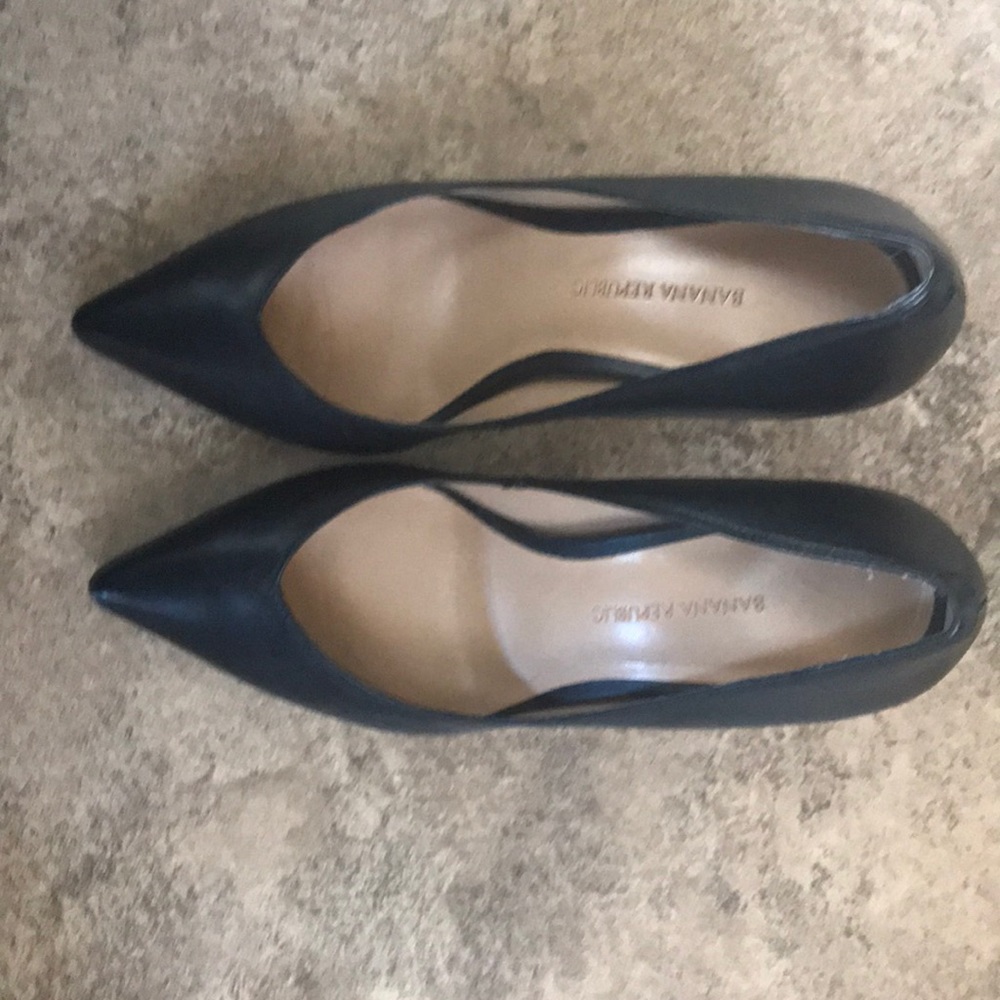 Banana Republic Madison 12 hour pump, size 5